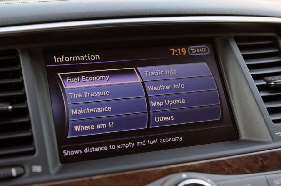  Infiniti QX56 2012 года  (фото 28 из 64)